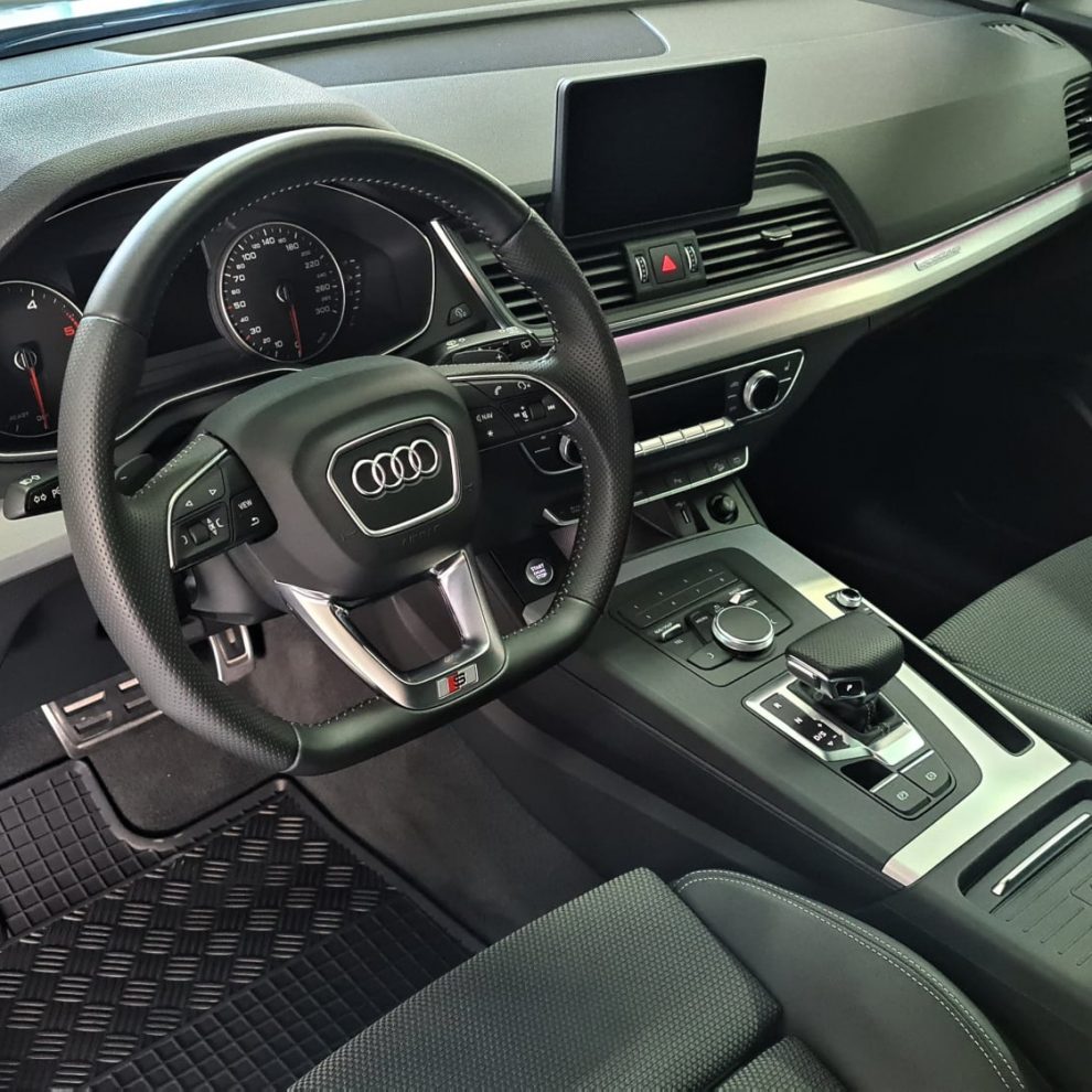 Audi Q5 Daytona Grey