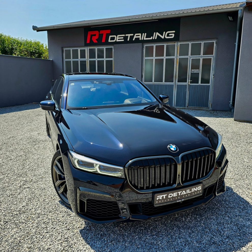 BMW M760Li