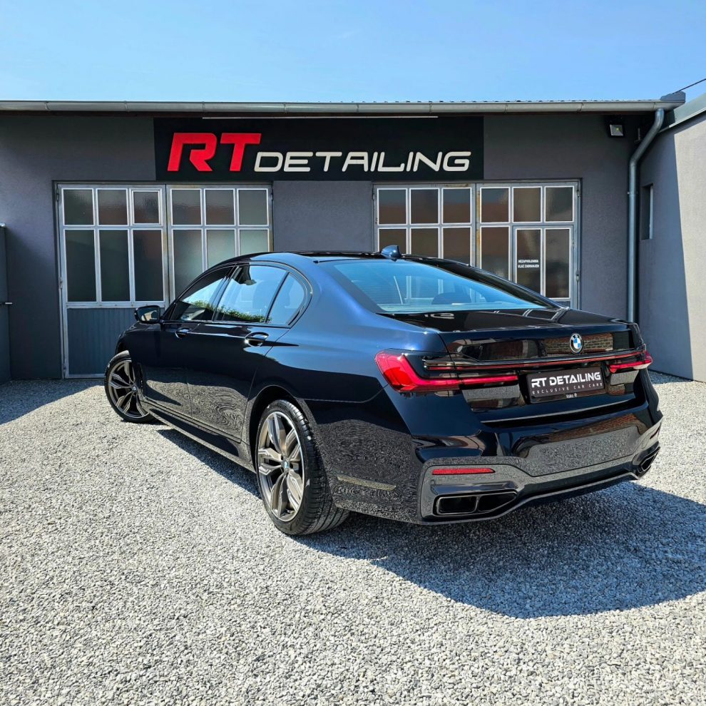BMW M760Li