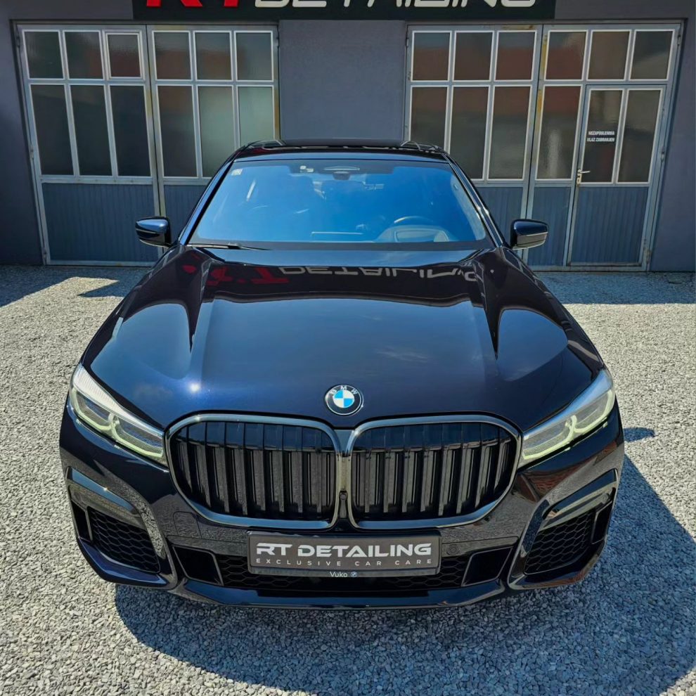 BMW M760Li